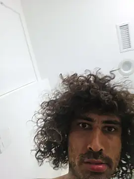 Snapshot of SpeedMagnumBlade6669 chatting on March 30, 3:18 am SpeedMagnumBlade6669 online show from March 30, 3:18 am