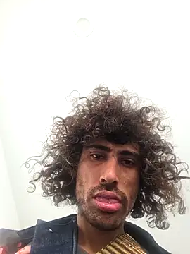 Snapshot of SpeedMagnumBlade6669 chatting on April 3, 8:18 pm SpeedMagnumBlade6669 online show from April 3, 8:18 pm