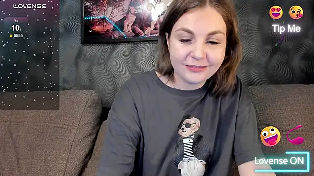 CassieMils online show from May 25, 6:30 am
