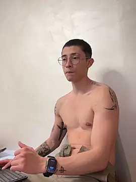Snapshot of sebas_1122 chatting on May 24, 2:27 am sebas 1122 online show from May 24, 2:27 am