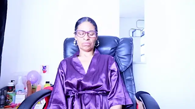 Snapshot of Aries_Mature chatting on June 22, 3:25 am Aries Mature online show from June 22, 3:25 am