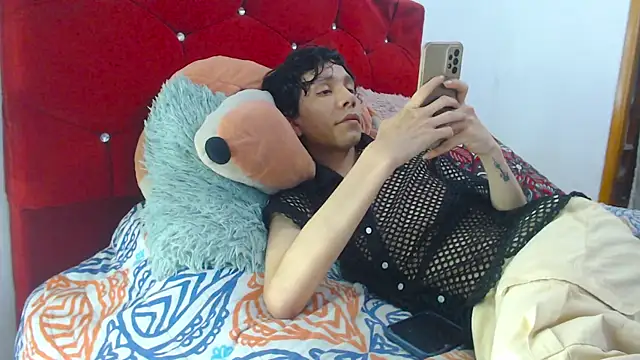 LAICK 01 online show from April 9, 6:19 am