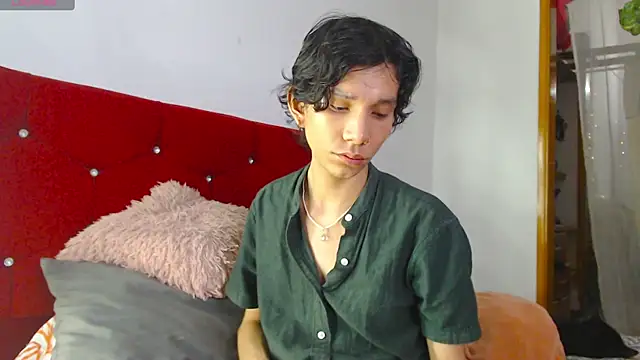 LAICK 01 online show from April 18, 5:44 am