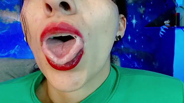 Snapshot of julieth_sex1 chatting on July 9, 11:14 am julieth sex1 online show from July 9, 11:14 am