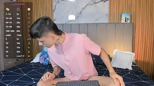 DustinLevine online show from July 16, 12:33 pm