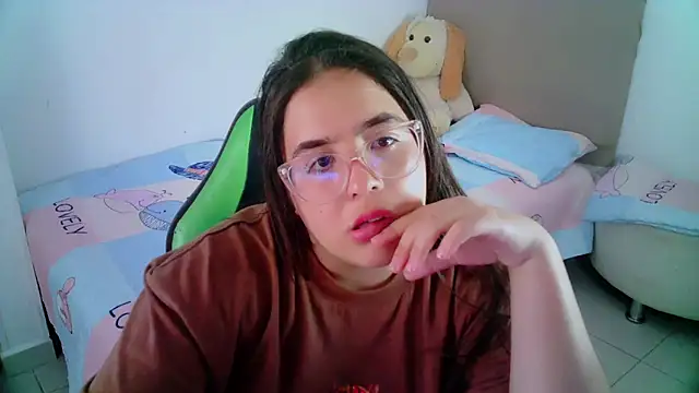 Snapshot of _alicia_z chatting on January 17, 9:39 pm alicia z online show from January 17, 9:39 pm