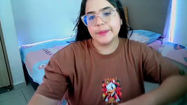 Snapshot of _alicia_z chatting on February 11, 6:33 pm alicia z online show from February 11, 6:33 pm