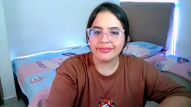 Snapshot of _alicia_z chatting on February 11, 9:35 pm alicia z online show from February 11, 9:35 pm