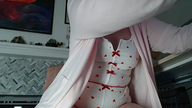 AuroraWillows online show from April 18, 2:37 am