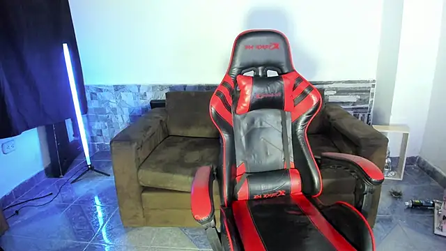 davinalhot online show from April 9, 7:36 am