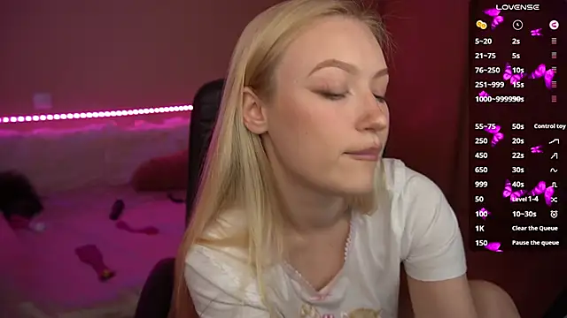 AmandaFiree online show from May 29, 9:02 pm