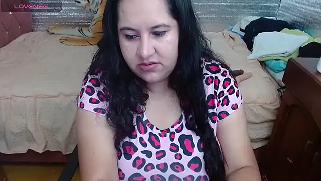 EMILY-NESSA online show from April 8, 1:33 pm