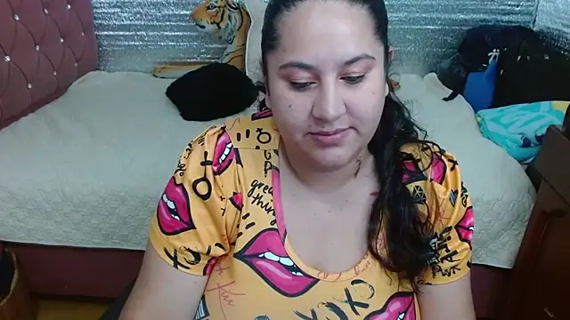 EMILY-NESSA online show from May 11, 2:45 pm