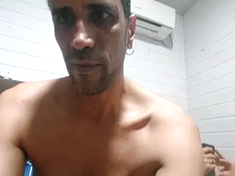 Hotcasados69 online show from February 24, 6:11 am