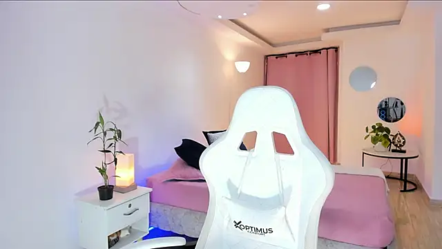 carleee winter online show from March 6, 12:18 am