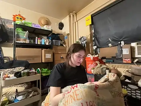 Snowbunnycake 131 online show from May 25, 1:11 am