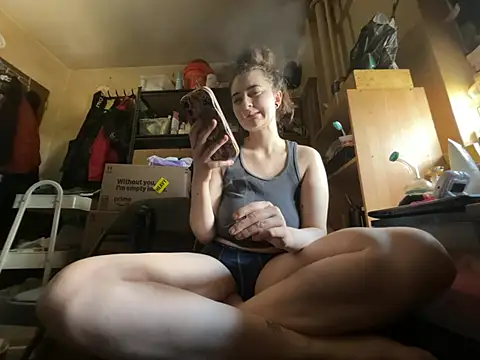 Snowbunnycake 131 online show from June 17, 9:05 pm