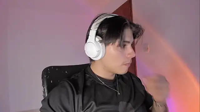 Giordano Russo online show from March 17, 3:22 am