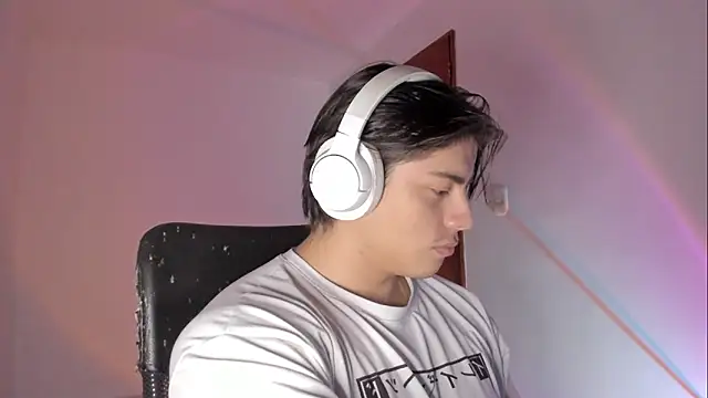 Giordano Russo online show from April 11, 1:43 am