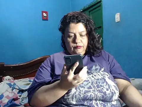 Snapshot of Lauren_baby chatting on May 21, 9:44 pm Lauren baby online show from May 21, 9:44 pm