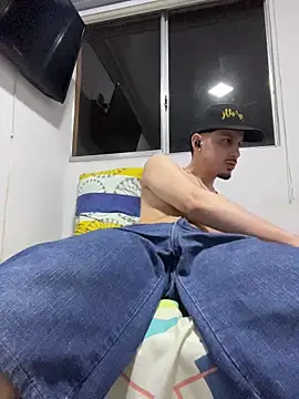 Snapshot of Pablo_Grays chatting on November 20, 2:23 am Pablo Grays online show from November 20, 2:23 am