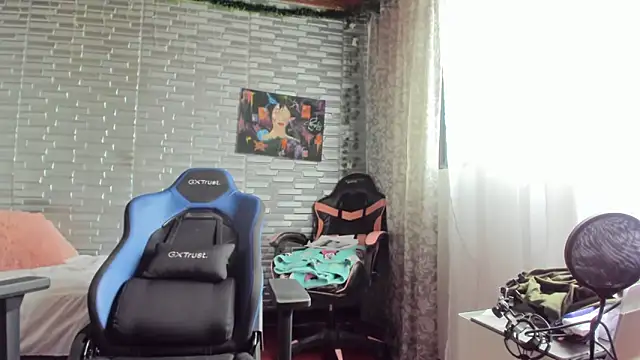 Ginger Sweetty online show from April 12, 4:45 pm