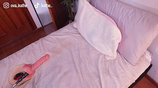 Lucy fit online show from April 15, 9:15 pm