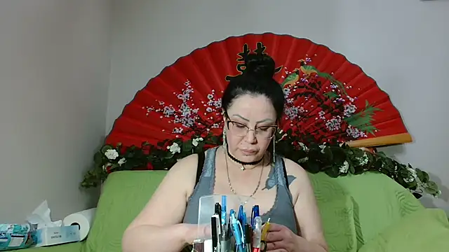 x  KHALEESI  x online show from March 24, 7:08 pm