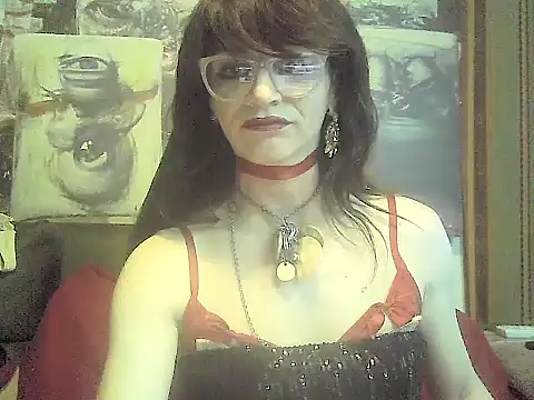 Snapshot of TheBlackWtch chatting on June 10, 9:03 pm TheBlackWtch online show from June 10, 9:03 pm
