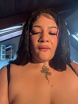 IamSashaLuv online show from March 25, 4:35 pm