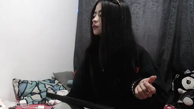 lorena allison  online show from July 13, 3:31 am