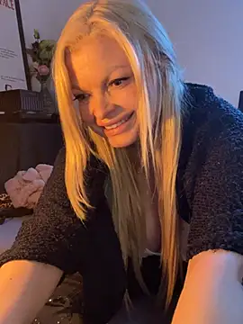 Lisavontease online show from June 6, 3:50 pm