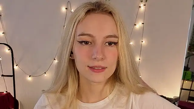 berrry girl online show from July 11, 11:02 am