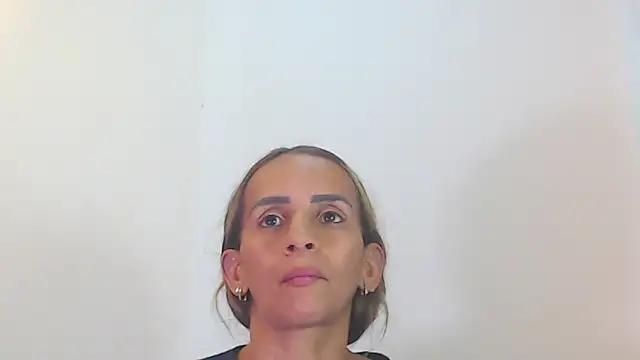Amber Moore online show from June 4, 8:15 pm
