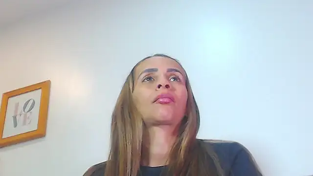 Amber Moore online show from June 17, 7:15 pm