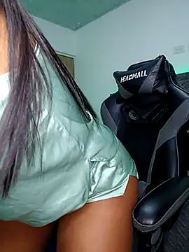 Snapshot of nashiira_ chatting on February 3, 11:43 pm nashiira online show from February 3, 11:43 pm