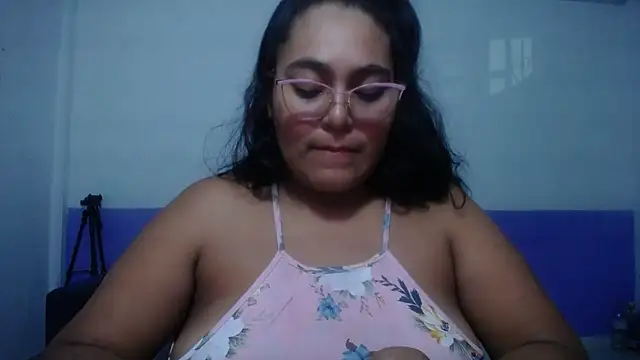 Snapshot of sirena_15 chatting on June 15, 4:58 am sirena 15 online show from June 15, 4:58 am