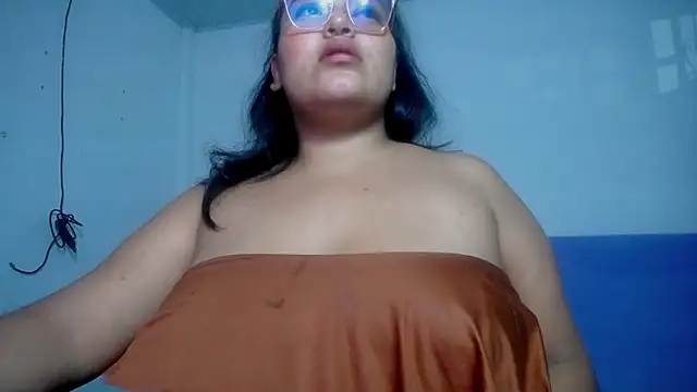 Snapshot of sirena_15 chatting on June 28, 12:16 am sirena 15 online show from June 28, 12:16 am