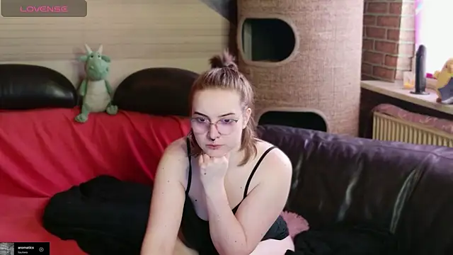 GamerGirl Eve online show from April 17, 3:26 pm