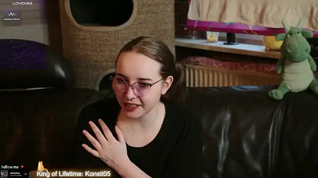 Snapshot of GamerGirl_Eve chatting on June 30, 7:37 pm GamerGirl Eve online show from June 30, 7:37 pm