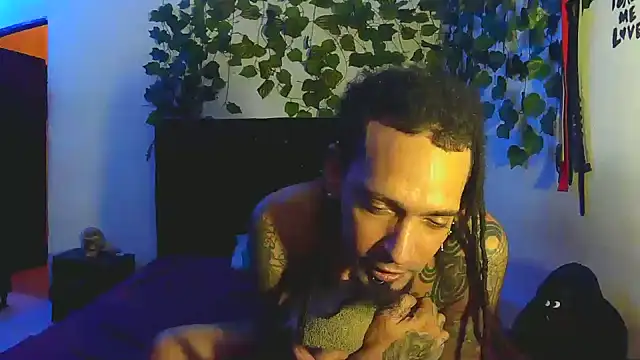 Snapshot of caribbeanlover1 chatting on June 5, 2:07 am caribbeanlover1 online show from June 5, 2:07 am