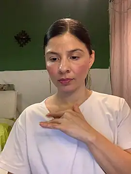 Estefani 32 online show from February 13, 8:49 pm