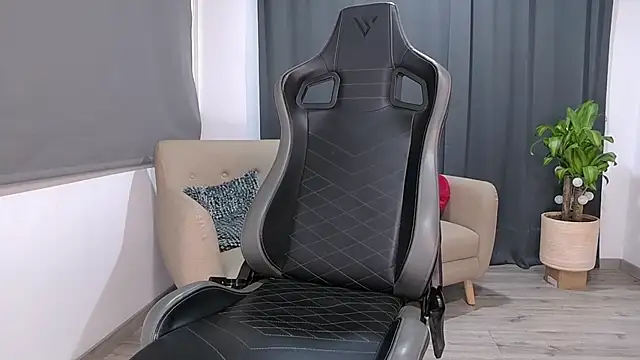 Liam V online show from February 11, 3:55 am