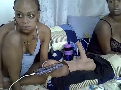 Snapshot of purplescarlet chatting on July 2, 10:05 pm purplescarlet online show from July 2, 10:05 pm