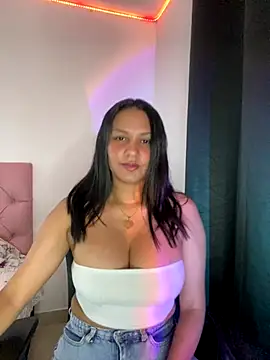 Snapshot of marc_and_ema chatting on December 1, 6:08 pm marc and ema online show from December 1, 6:08 pm