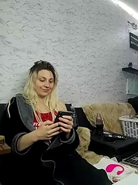 Snapshot of ScarletCallings420 chatting on January 18, 3:43 am ScarletCallings420 online show from January 18, 3:43 am