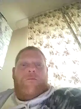 Baumhackel online show from April 12, 3:50 pm