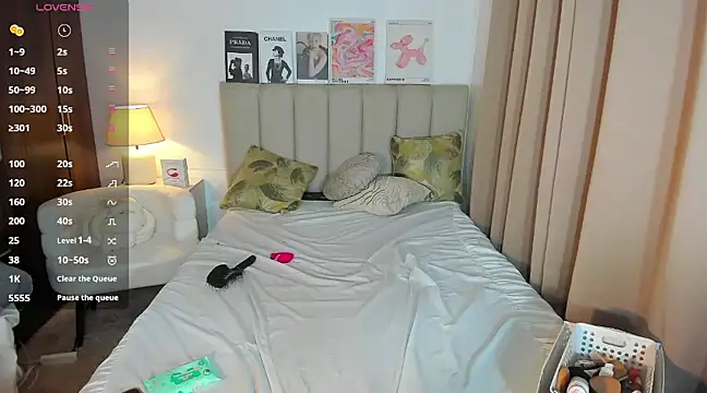 webcumgodess online show from February 21, 6:15 pm