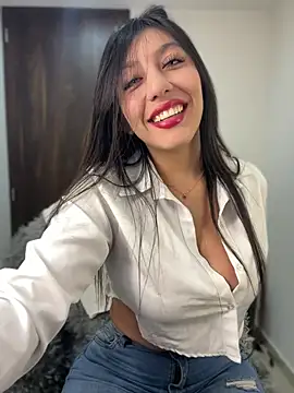 MiaJones21 online show from July 27, 9:44 pm