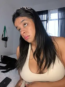 trianawhite online show from February 9, 3:05 pm